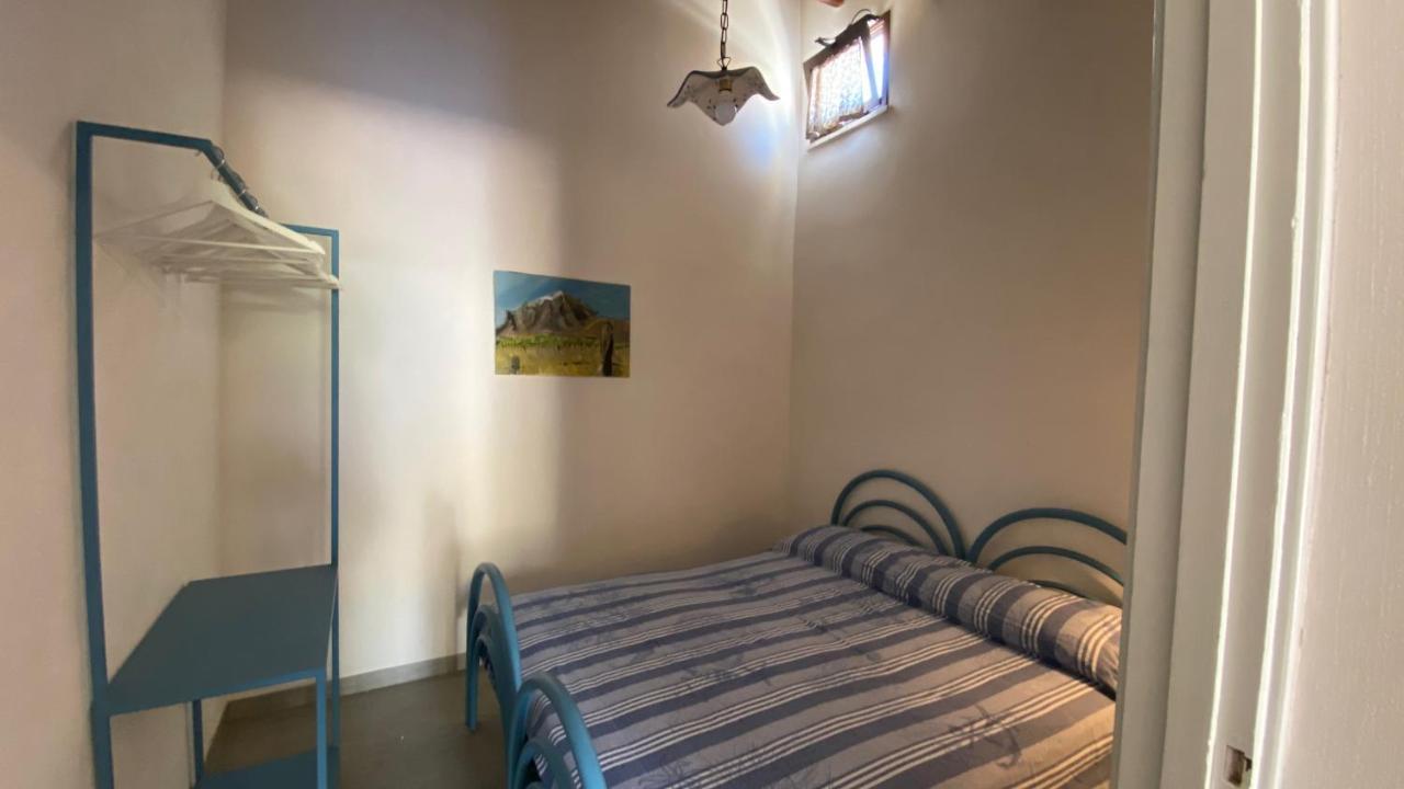 Kleines Refugium Unter Palmen. Apartment Custonaci Exterior photo